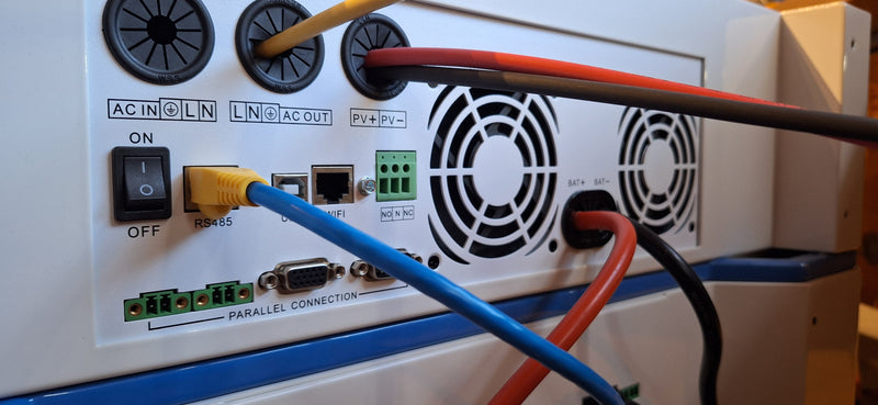 OMO All-In-One Customizable Stacking Inverter/Battery System 120/240 11000W Total Inverter Output + 25.6KW Lithium Battery
