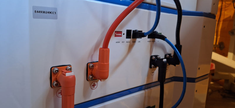 OMO All-In-One Customizable Stacking Inverter/Battery System 5500W Inverter + 25.6KW Lithium Battery