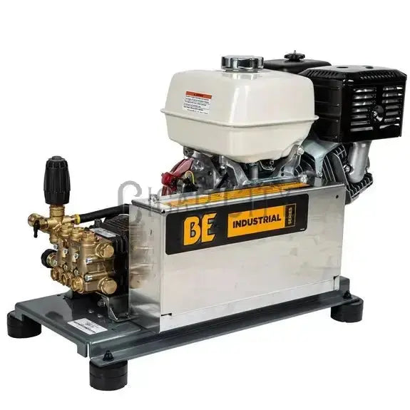 Heavy-duty commercial pressure washer with triplex plunger pump