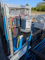Proportioner assembly and quick-connect hoses included in Dominator kit