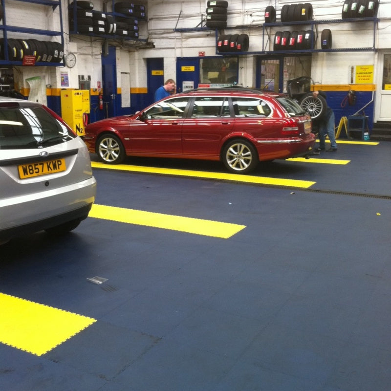 SupraTile Textured PVC Garage Flooring Tiles