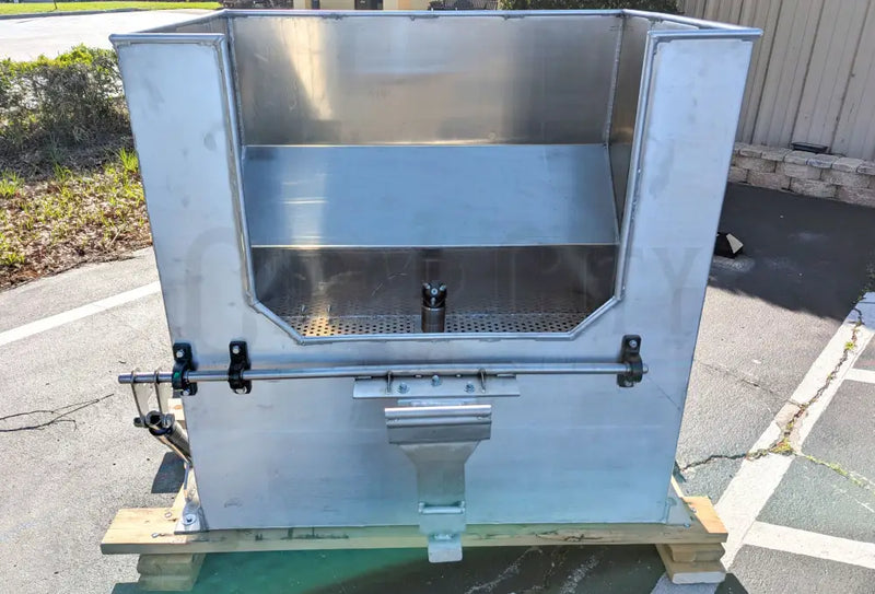 Tornado Trash Bin Cleaner